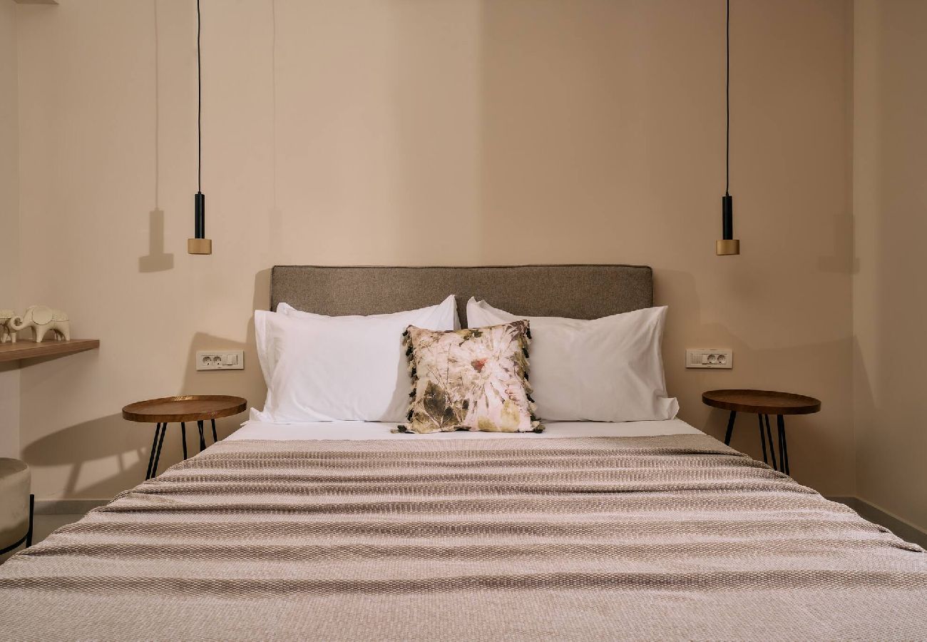 Villa in Kalamaki - Villa Aurelio, An Ethereal Delight