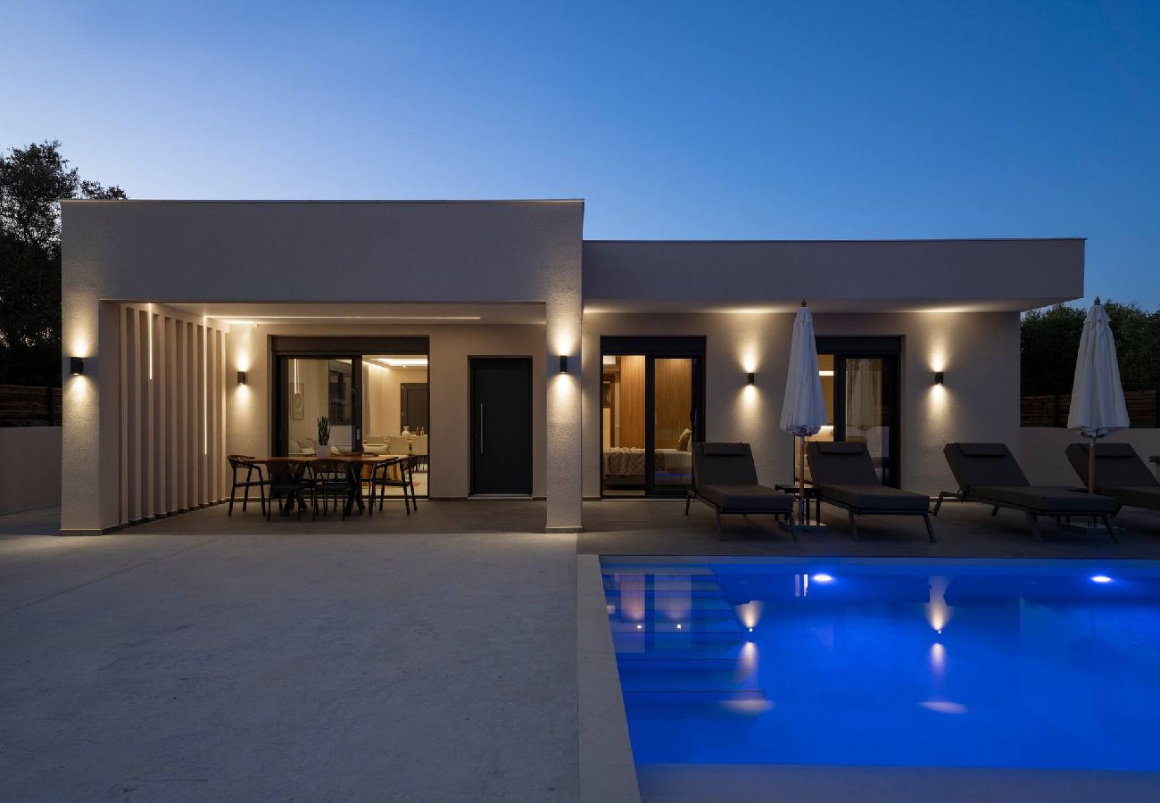 Villa in Kalamaki - Villa Aurelio, An Ethereal Delight