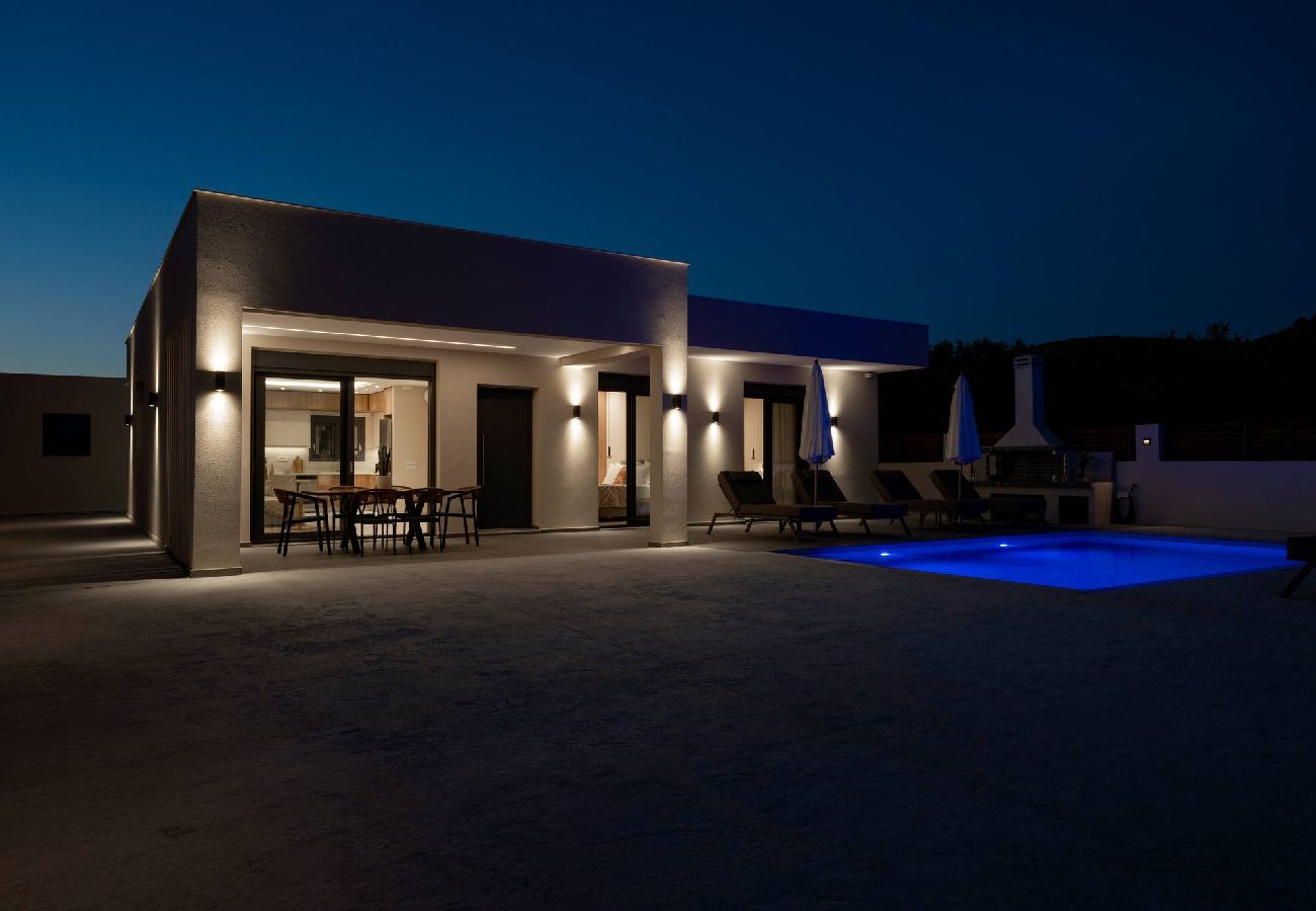 Villa in Kalamaki - Villa Aurelio, An Ethereal Delight