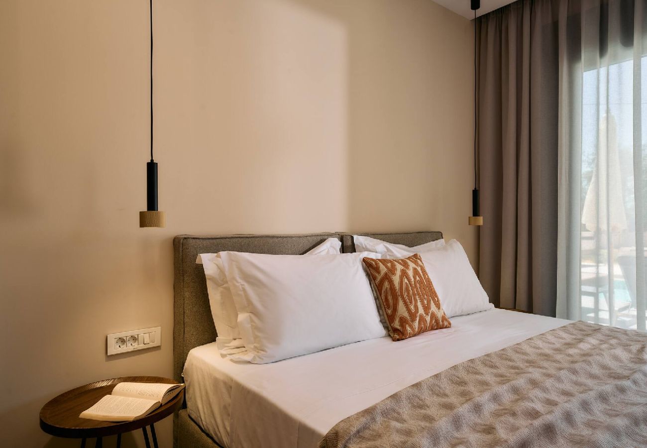 Villa in Kalamaki - Villa Aurelio, An Ethereal Delight