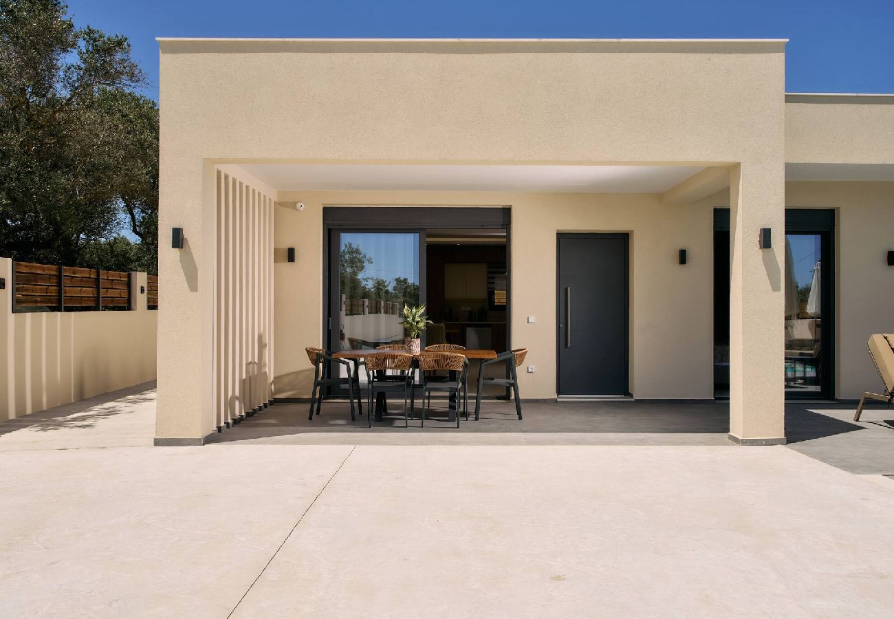 Villa in Kalamaki - Villa Aurelio, An Ethereal Delight