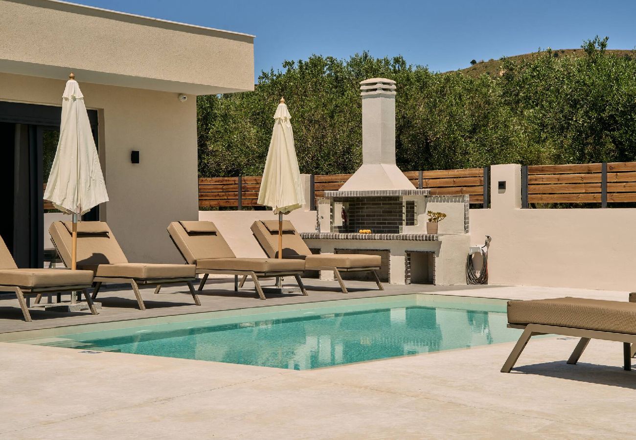 Villa in Kalamaki - Villa Aurelio, An Ethereal Delight