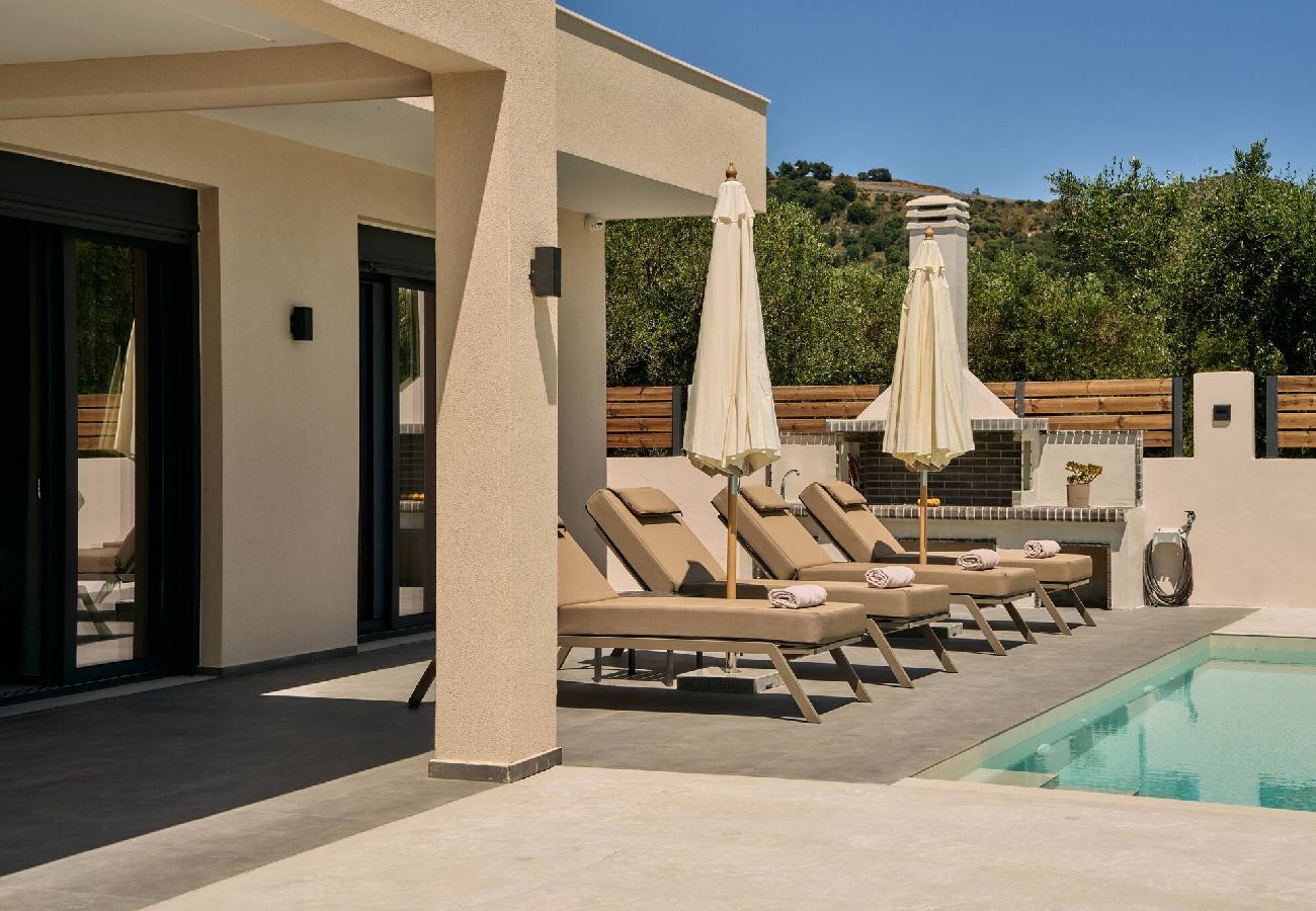 Villa in Kalamaki - Villa Aurelio, An Ethereal Delight