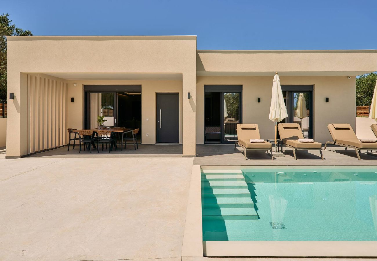 Villa in Kalamaki - Villa Aurelio, An Ethereal Delight