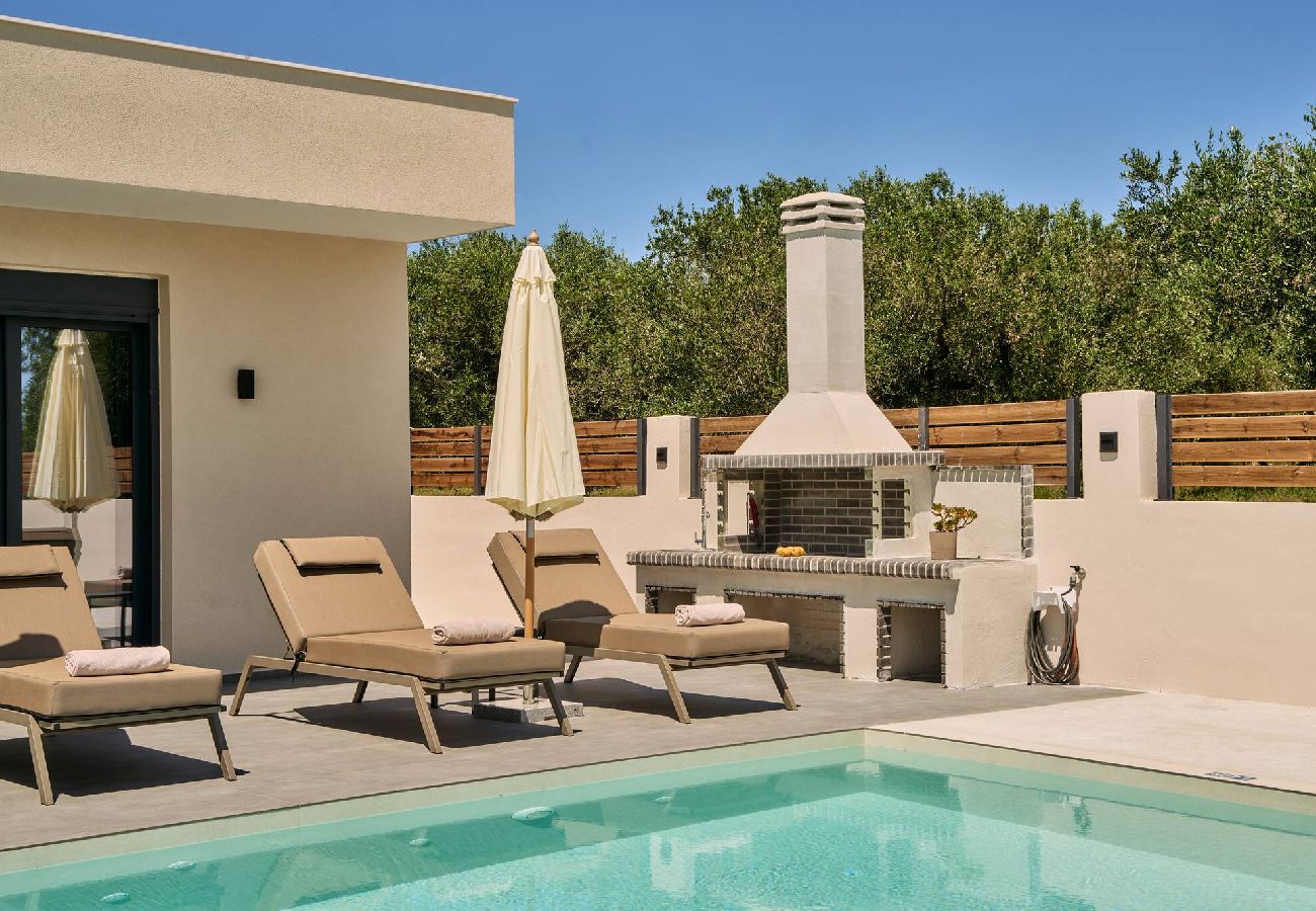 Villa in Kalamaki - Villa Aurelio, An Ethereal Delight