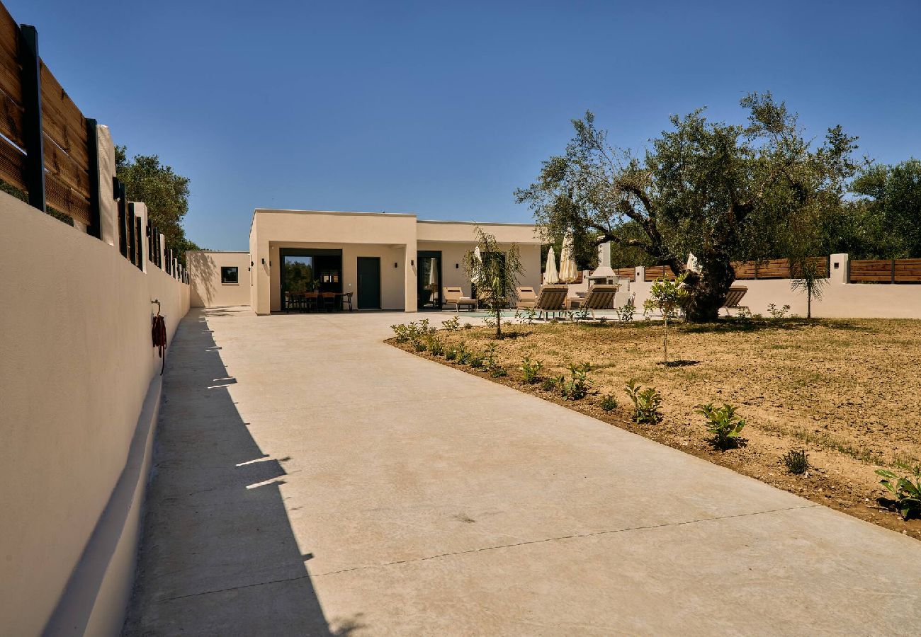 Villa in Kalamaki - Villa Aurelio, An Ethereal Delight