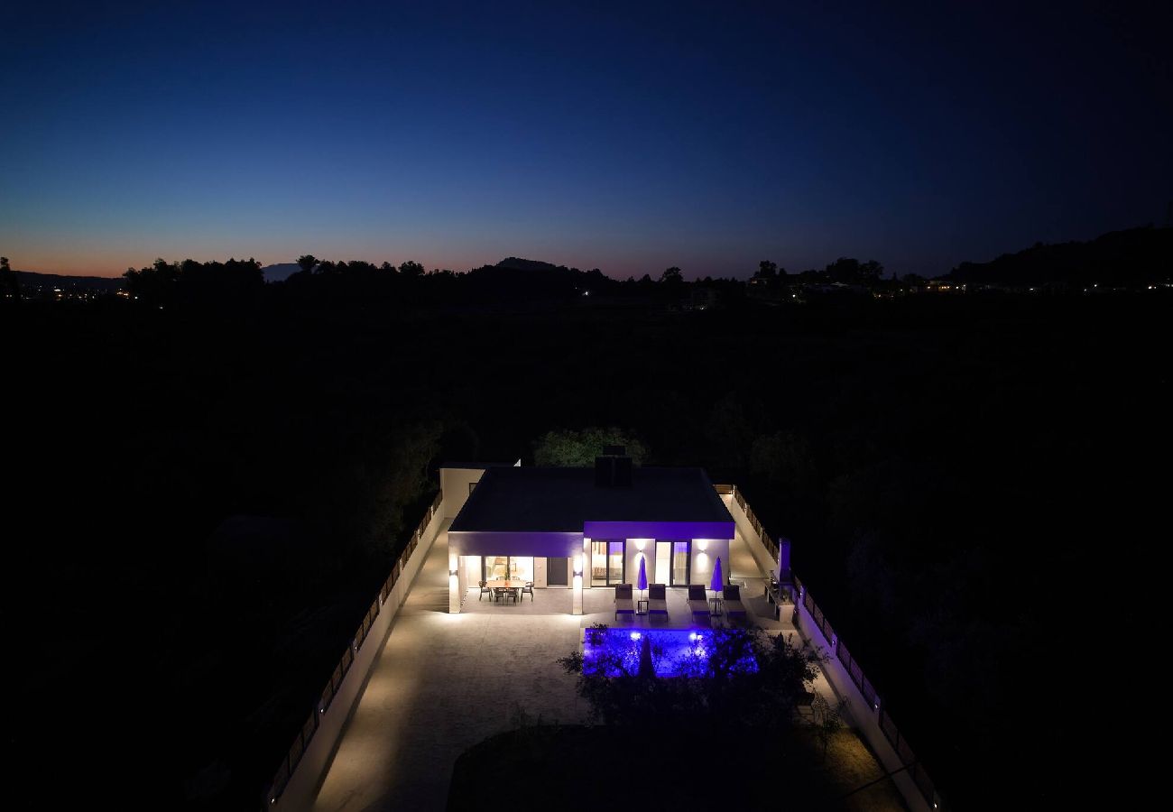 Villa in Kalamaki - Villa Aurelio, An Ethereal Delight