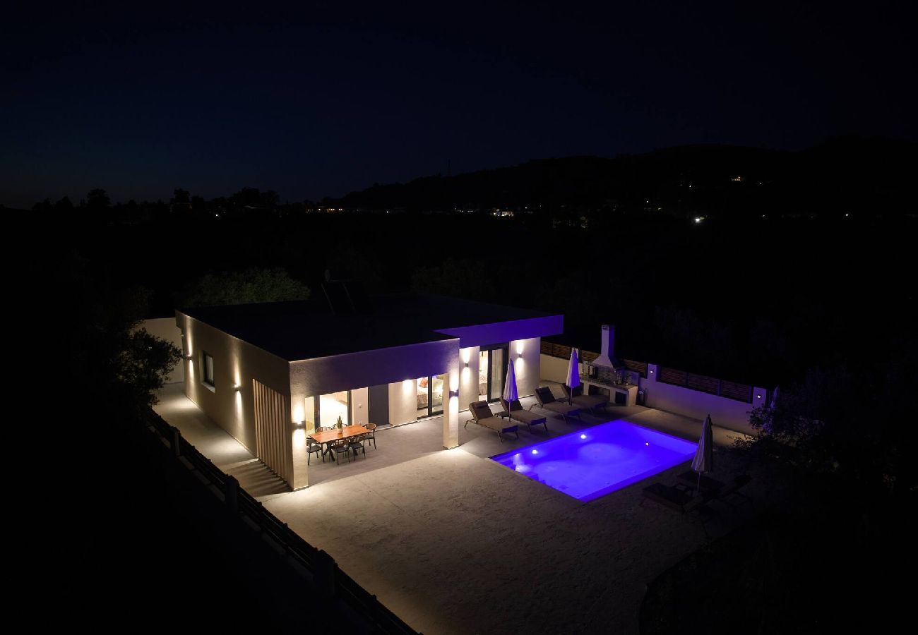 Villa in Kalamaki - Villa Aurelio, An Ethereal Delight