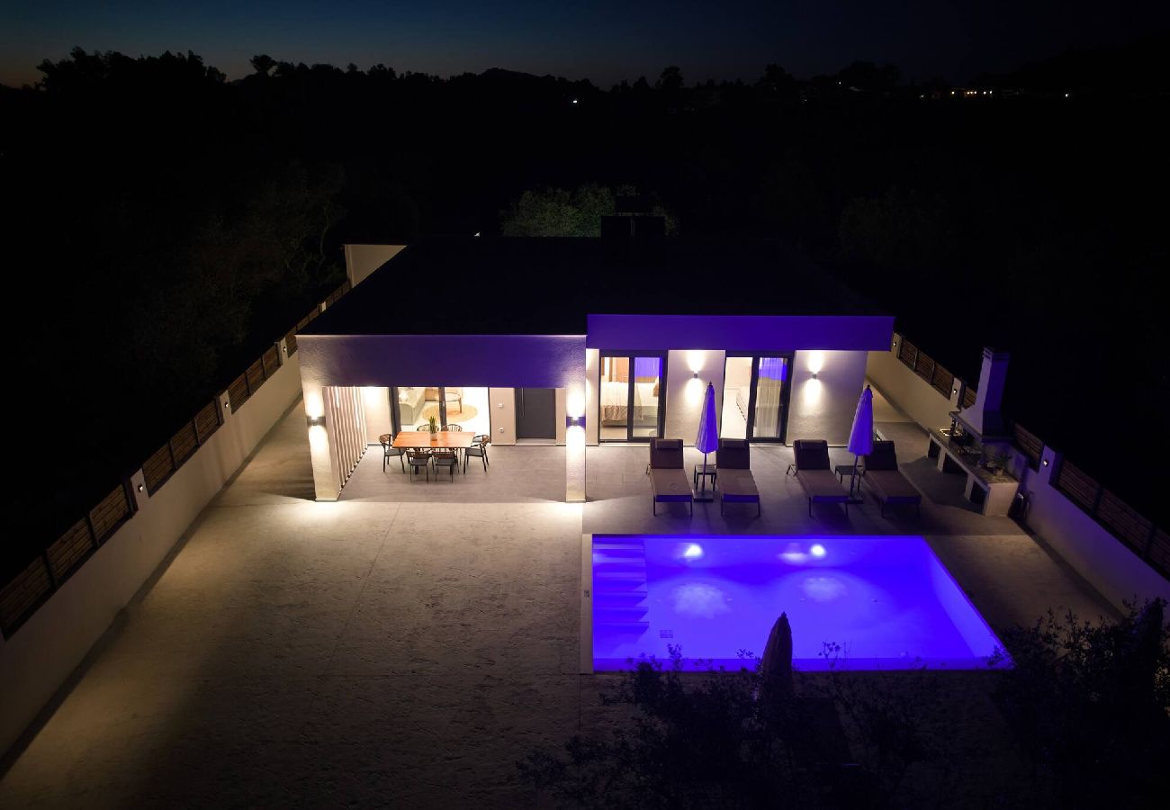 Villa in Kalamaki - Villa Aurelio, An Ethereal Delight