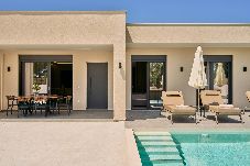 Villa in Kalamaki - Villa Aurelio, An Ethereal Delight