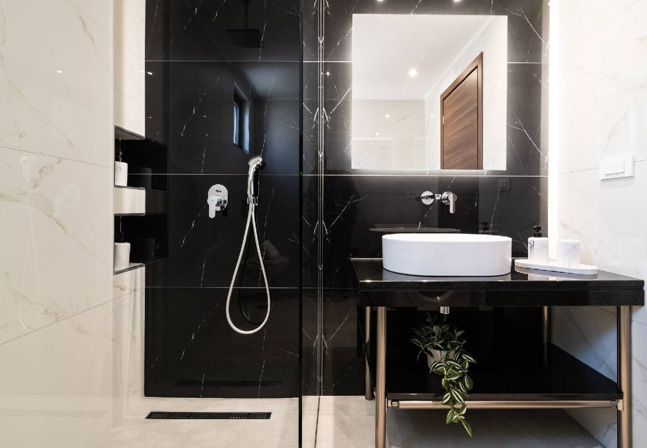 Villa in Kalamaki - Villa Adiola, An Unrivalled Retreat