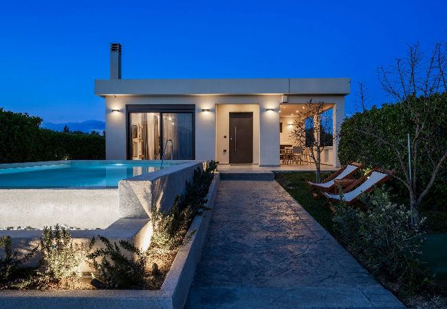 Villa in Vanato - Villa Solace, A Serene Retreat With Private Pool