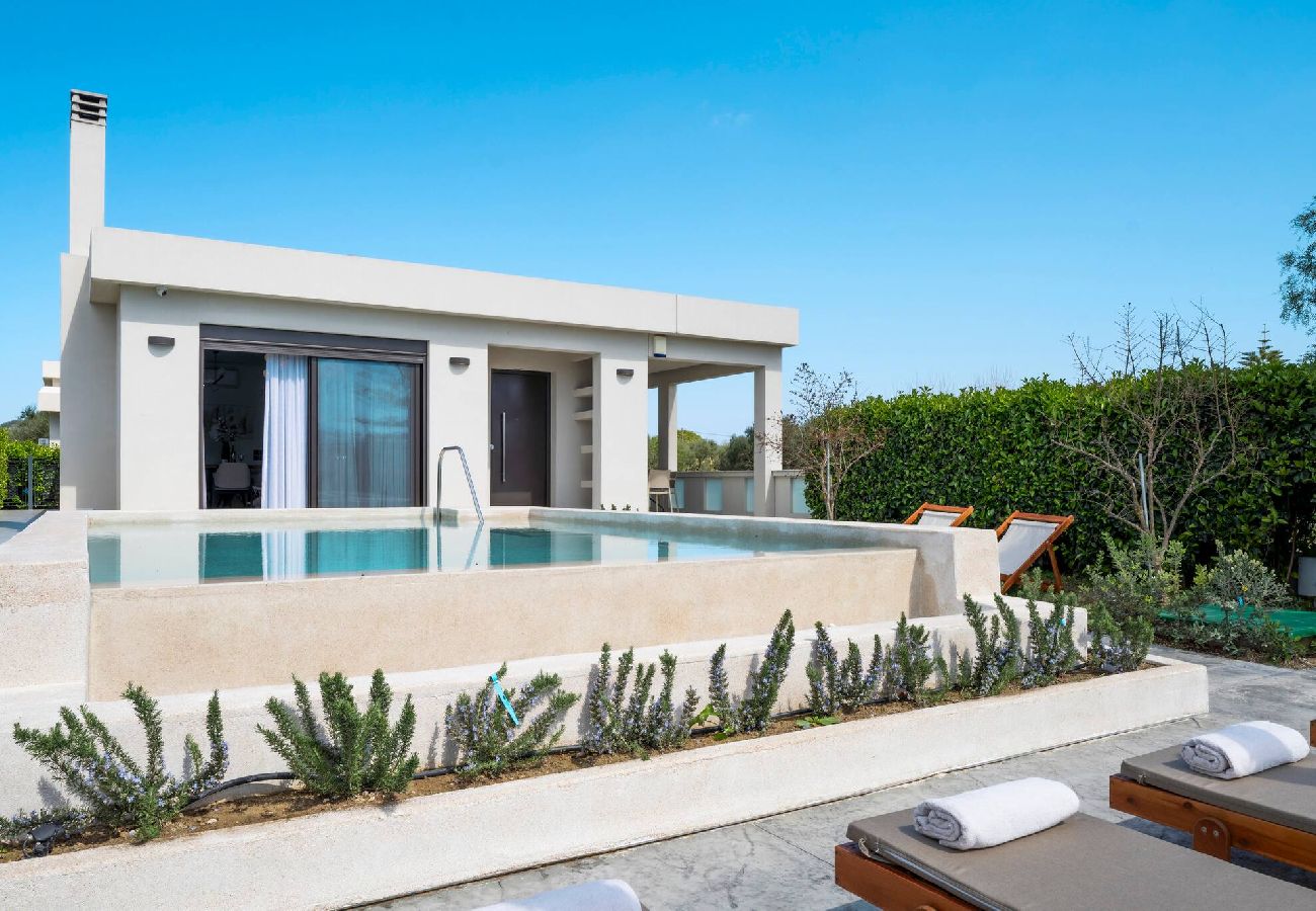 Villa in Vanato - Villa Solace, A Serene Retreat With Private Pool