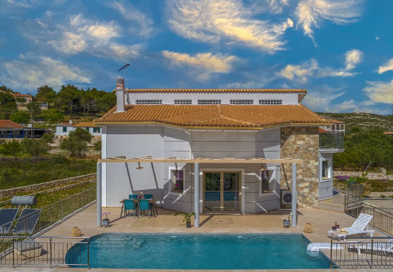 Villa in Volimes - Villa Guesto with private pool