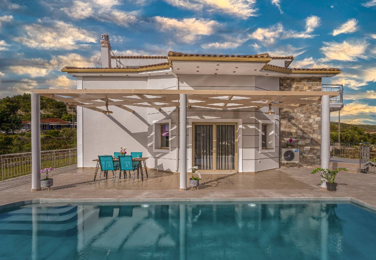 Villa in Volimes - Villa Guesto with private pool