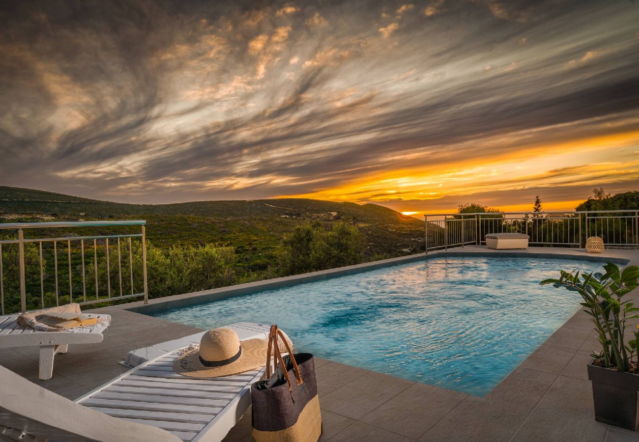 Villa in Volimes - Villa Guesto with private pool