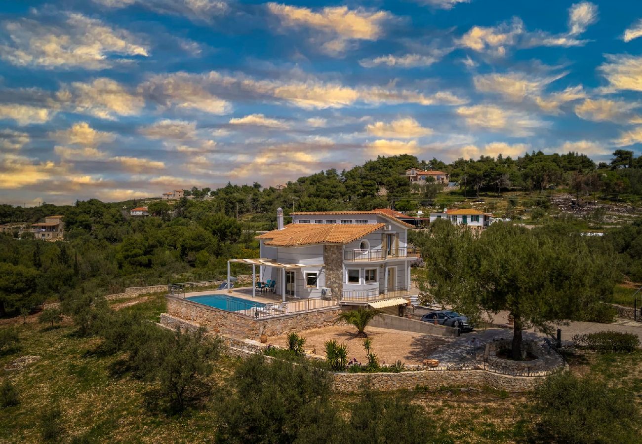 Villa in Volimes - Villa Guesto with private pool