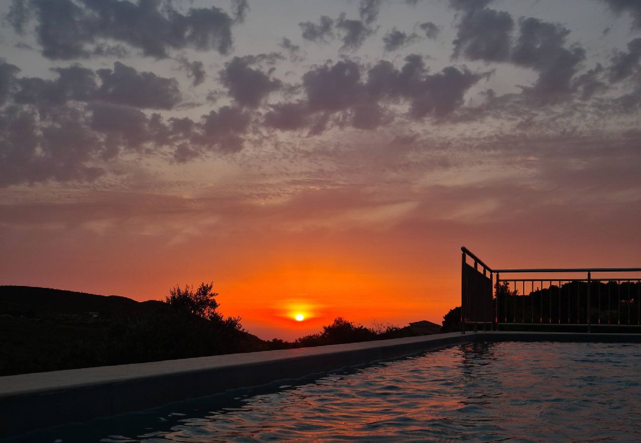 Villa in Volimes - Villa Guesto with private pool