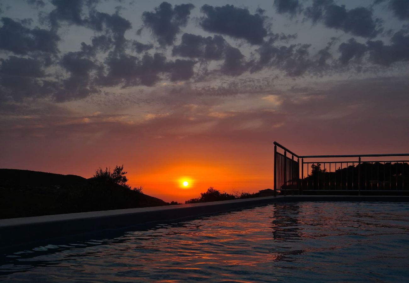 Villa in Volimes - Villa Guesto with private pool