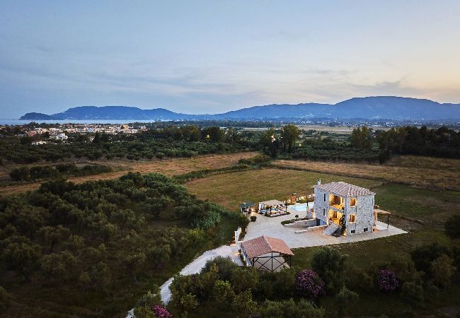 Villa in Kalamaki - Villa Arianna, close to the beach!