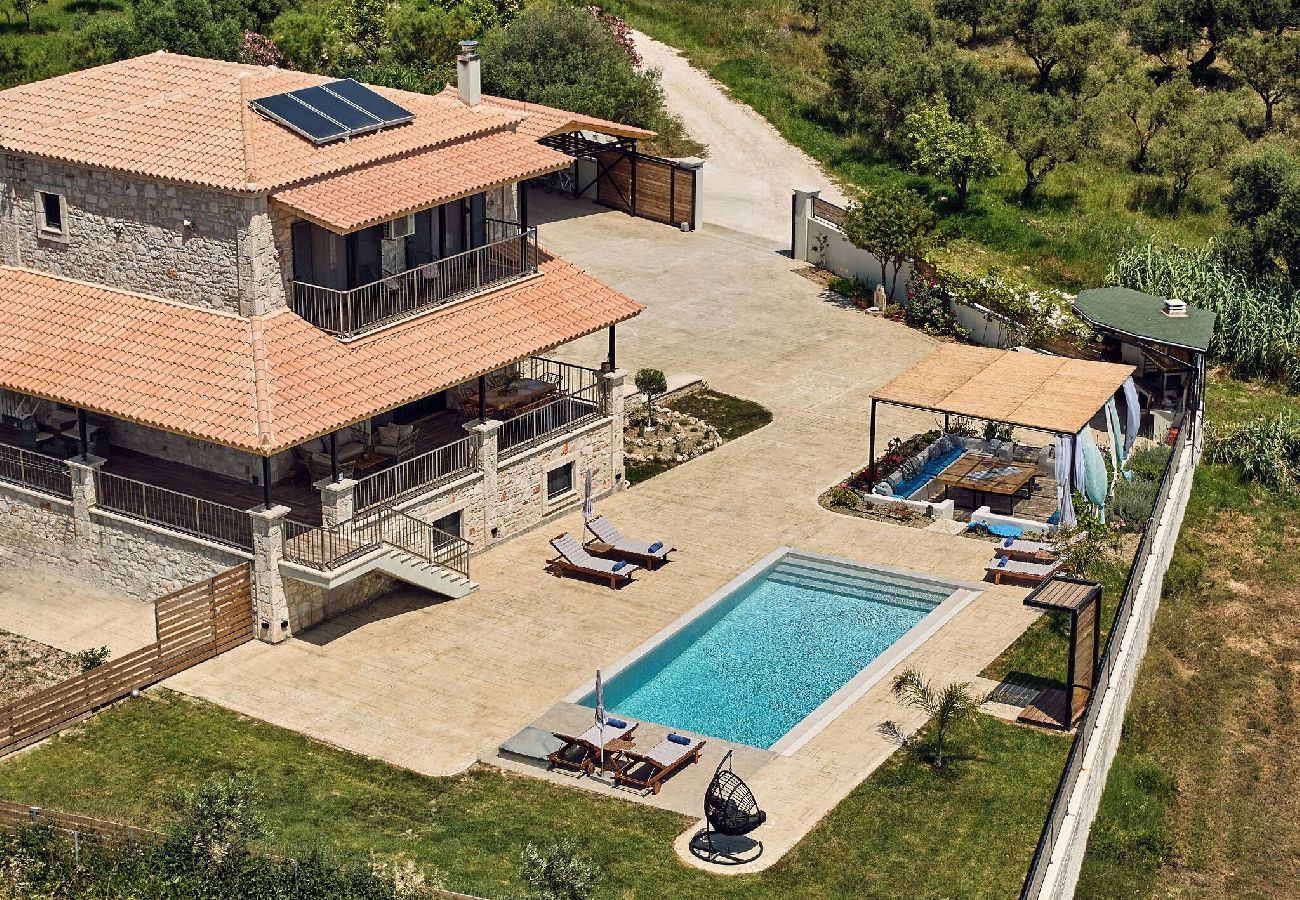 Villa in Kalamaki - Villa Arianna, close to the beach!