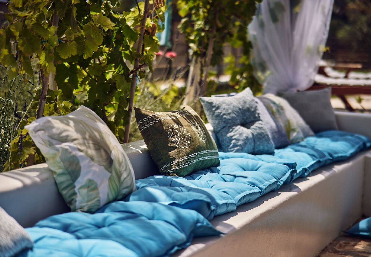 Villa in Kalamaki - Villa Arianna, close to the beach!