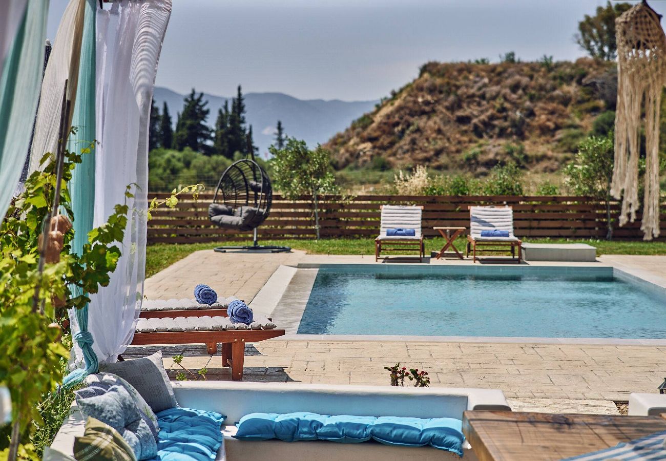 Villa in Kalamaki - Villa Arianna, close to the beach!