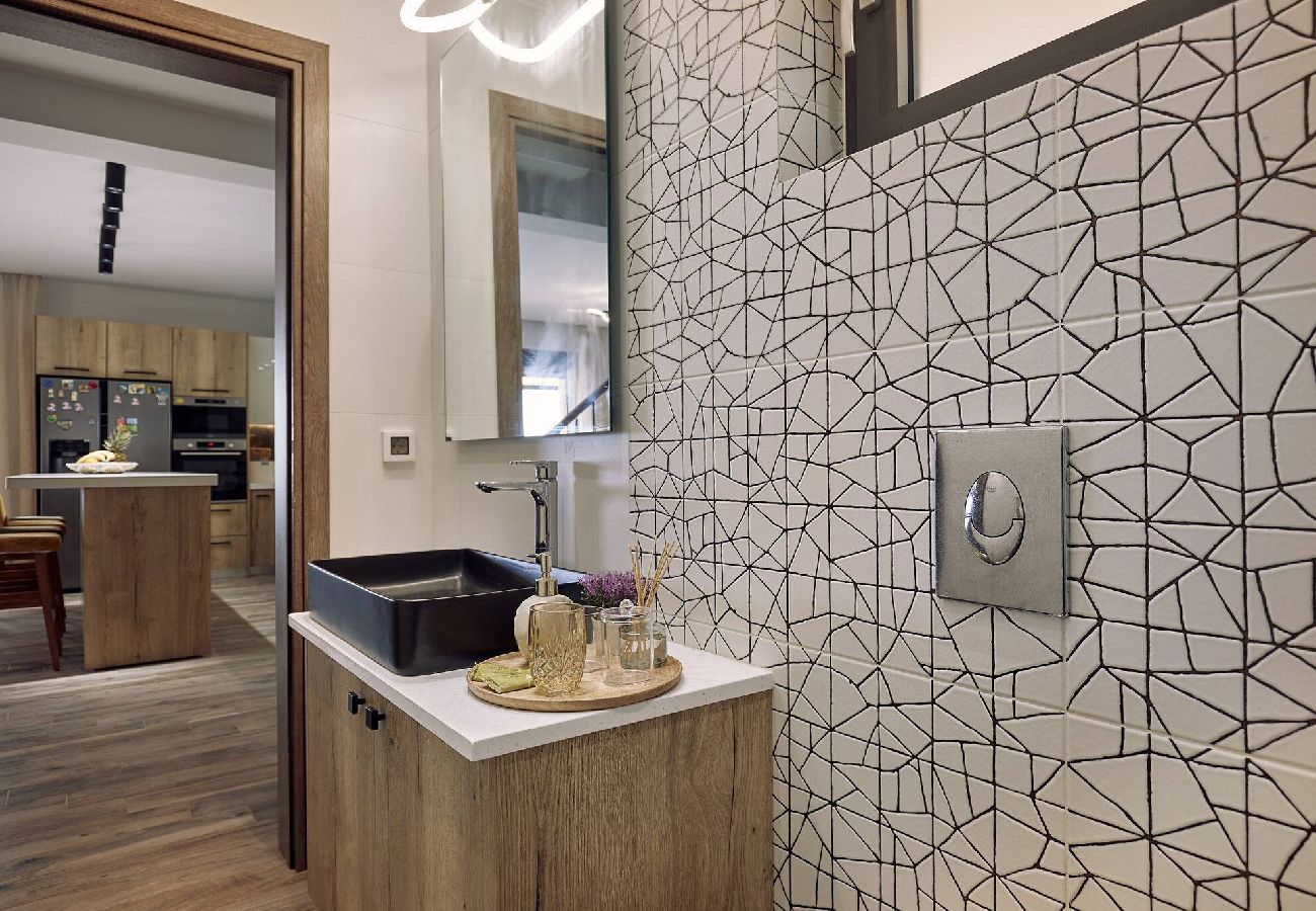 Villa in Kalamaki - Villa Arianna, close to the beach!