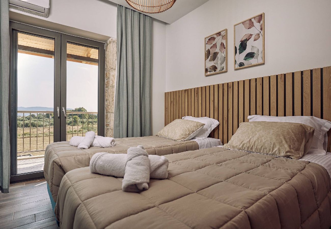 Villa in Kalamaki - Villa Arianna, close to the beach!