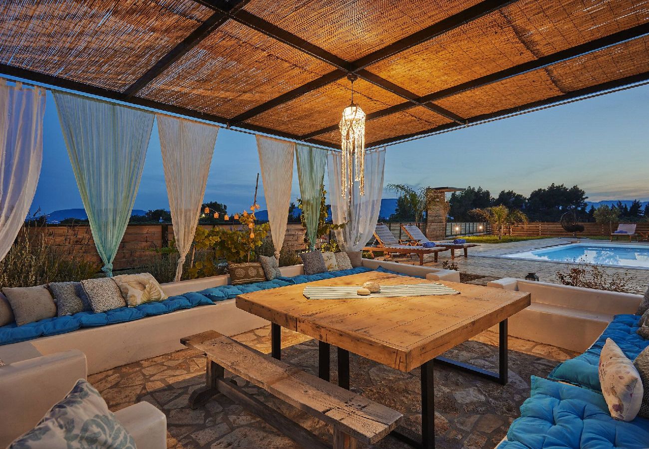 Villa in Kalamaki - Villa Arianna, close to the beach!