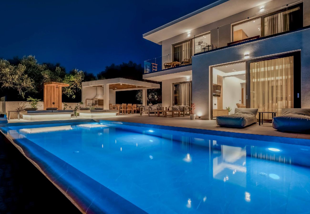 Villa in Kipseli - Floralba Luxury Villa, Essence of Sea View Living