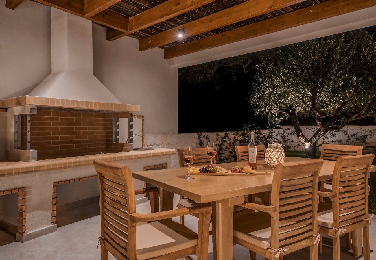 Villa in Kipseli - Floralba Luxury Villa, Essence of Sea View Living