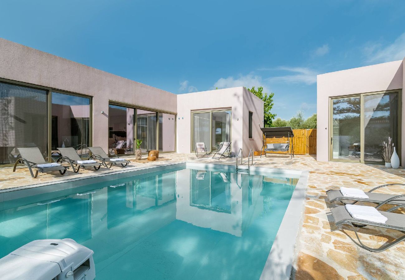 Villa in Zakinthos - Nopi Exclusive Villa, A Sunlit Retreat
