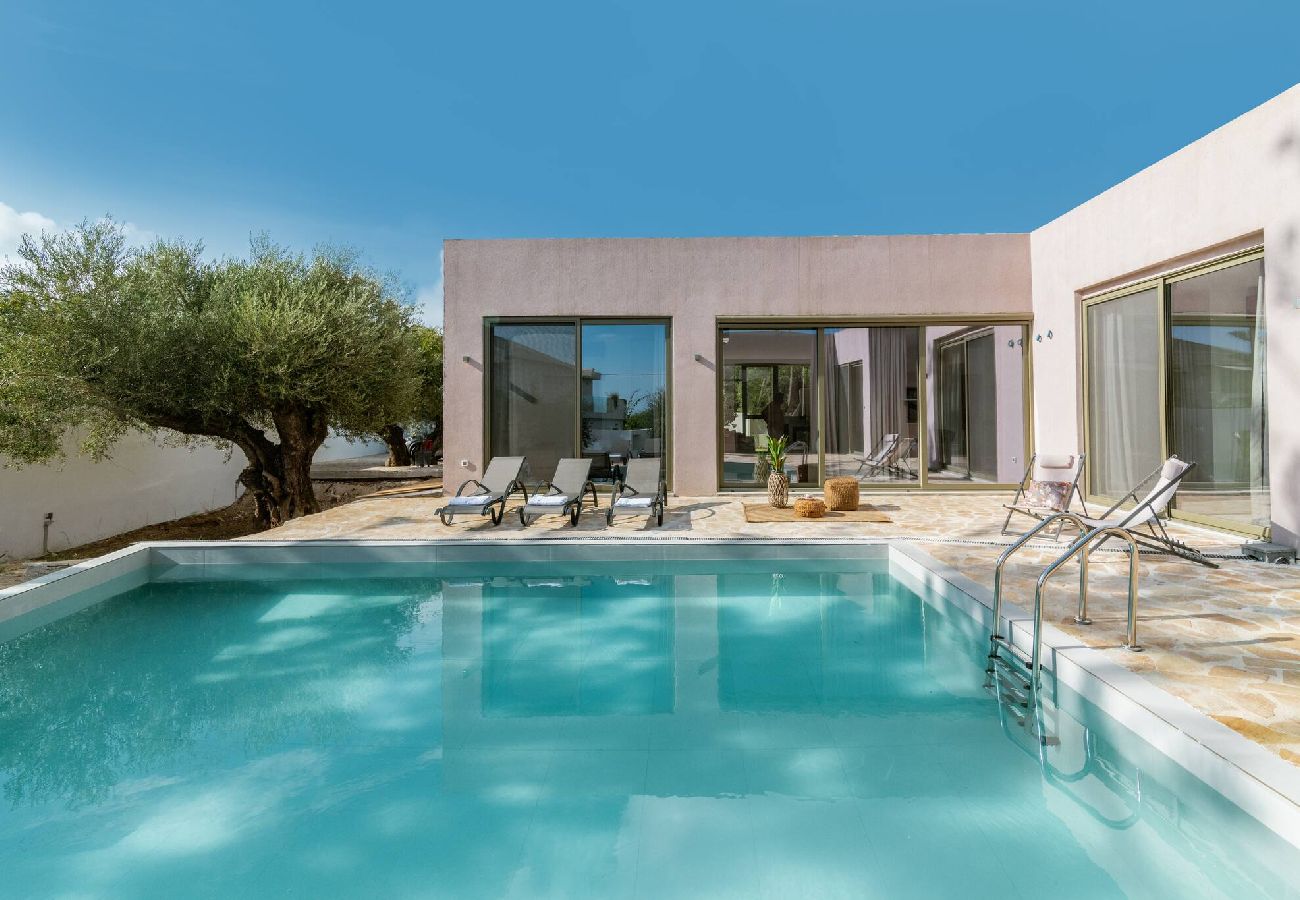 Villa in Zakinthos - Nopi Exclusive Villa, A Sunlit Retreat