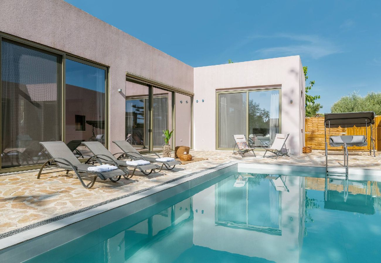 Villa in Zakinthos - Nopi Exclusive Villa, A Sunlit Retreat