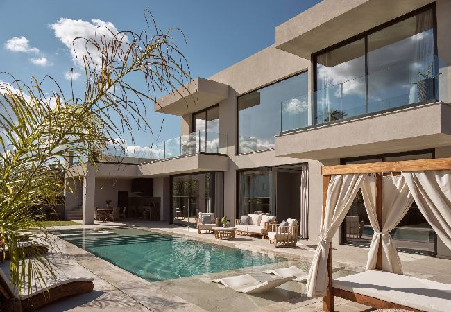 Villa in Laganas - Avascanto Villa, An Architectural Gem with Pool