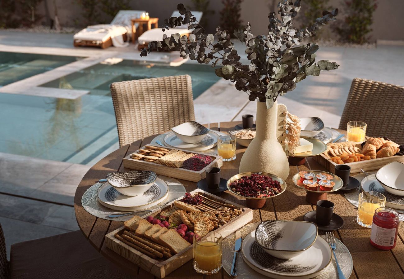 Villa in Laganas - Avascanto Villa, An Architectural Gem with Pool