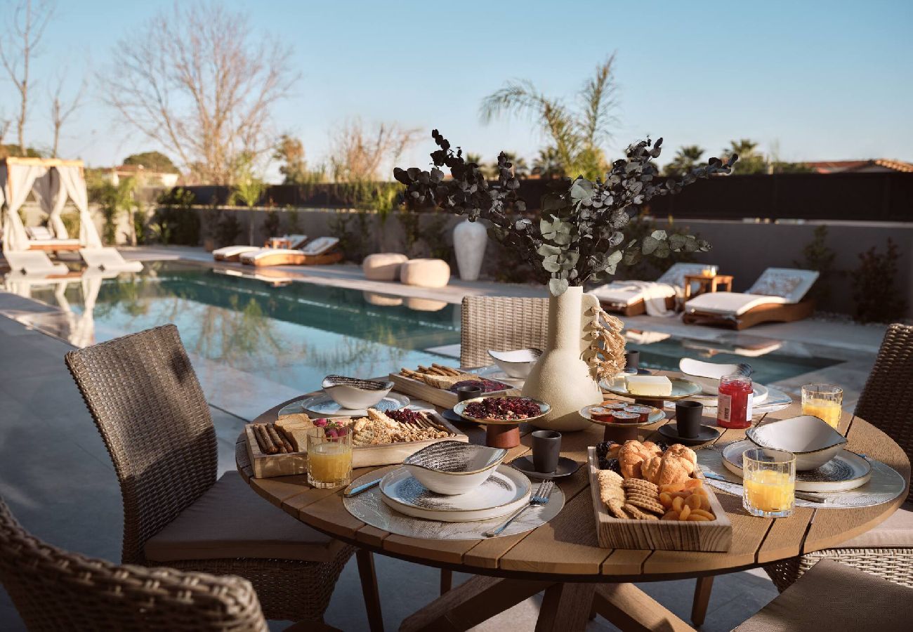 Villa in Laganas - Avascanto Villa, An Architectural Gem with Pool