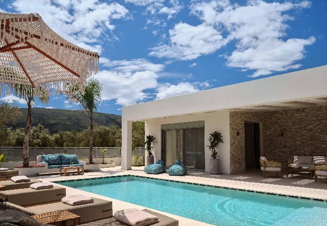 Villa in Mouzaki - Villa D&A, A Private Sanctuary With Heated Pool
