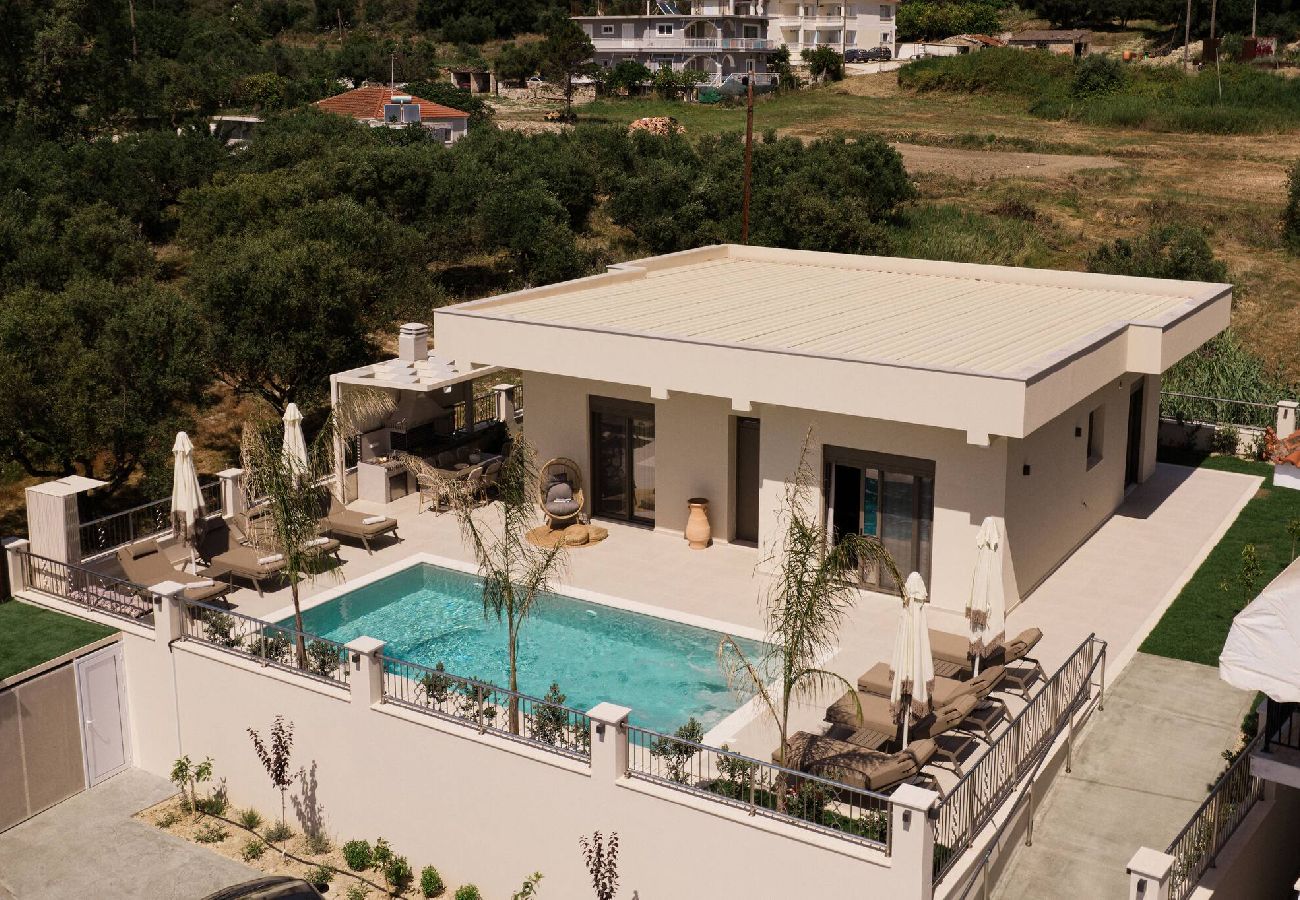 Villa in Kalamaki - Villa Ajra, A Distinctive Gem with Private Pool