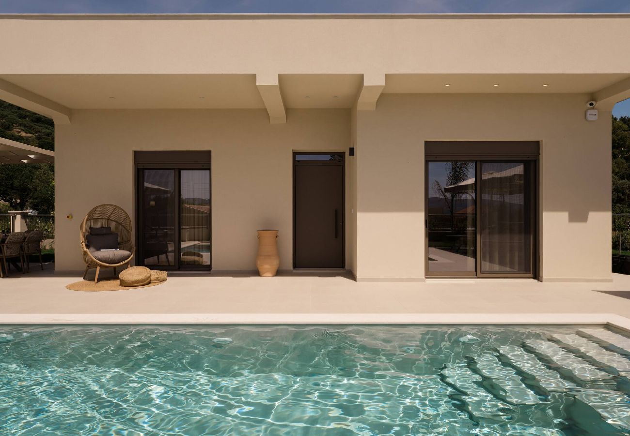 Villa in Kalamaki - Villa Ajra, A Distinctive Gem with Private Pool