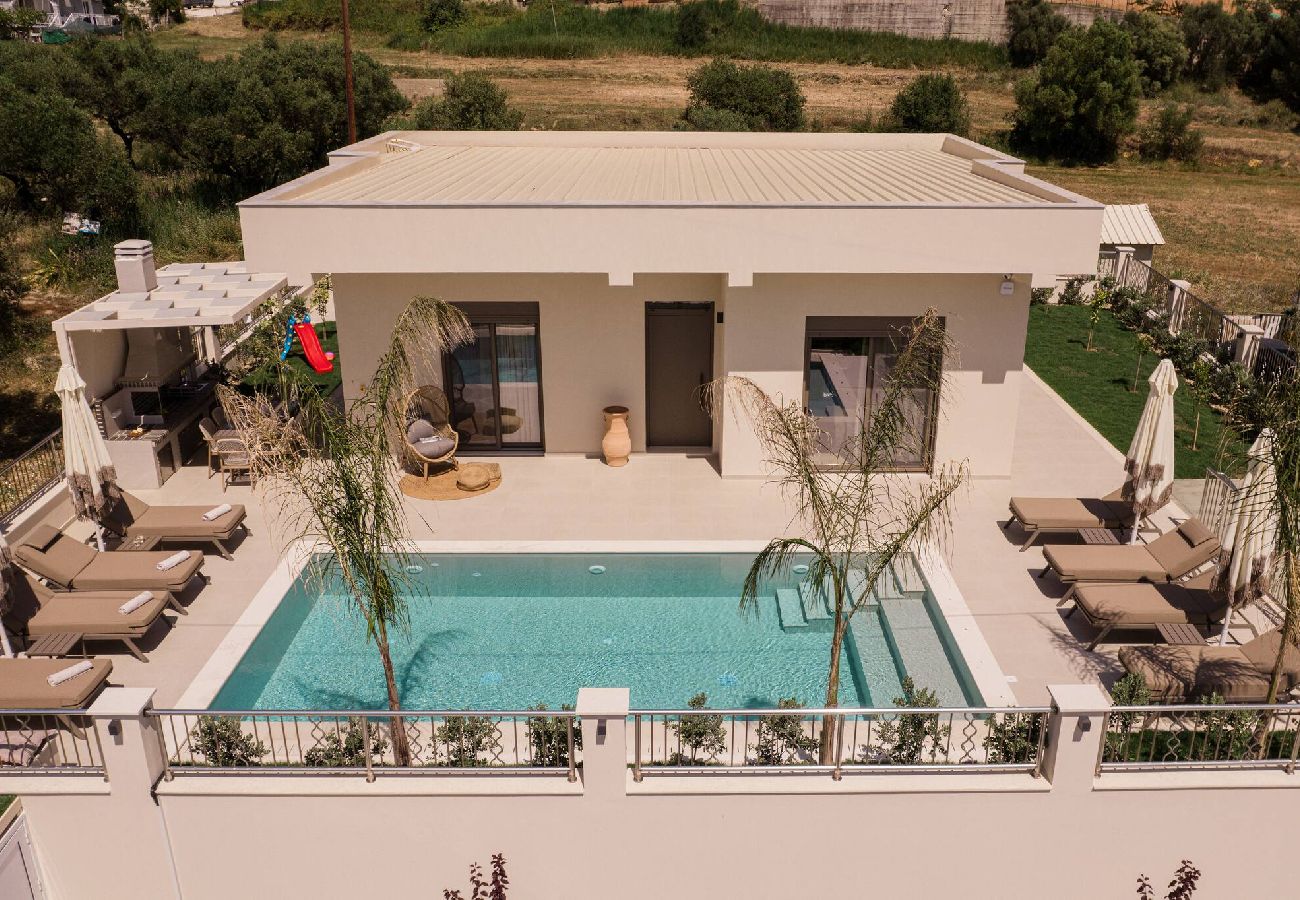 Villa in Kalamaki - Villa Ajra, A Distinctive Gem with Private Pool