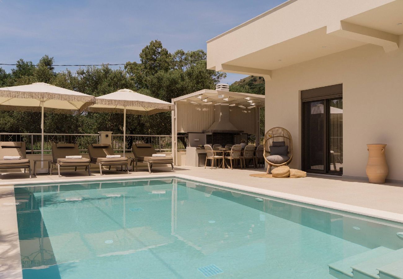 Villa in Kalamaki - Villa Ajra, A Distinctive Gem with Private Pool