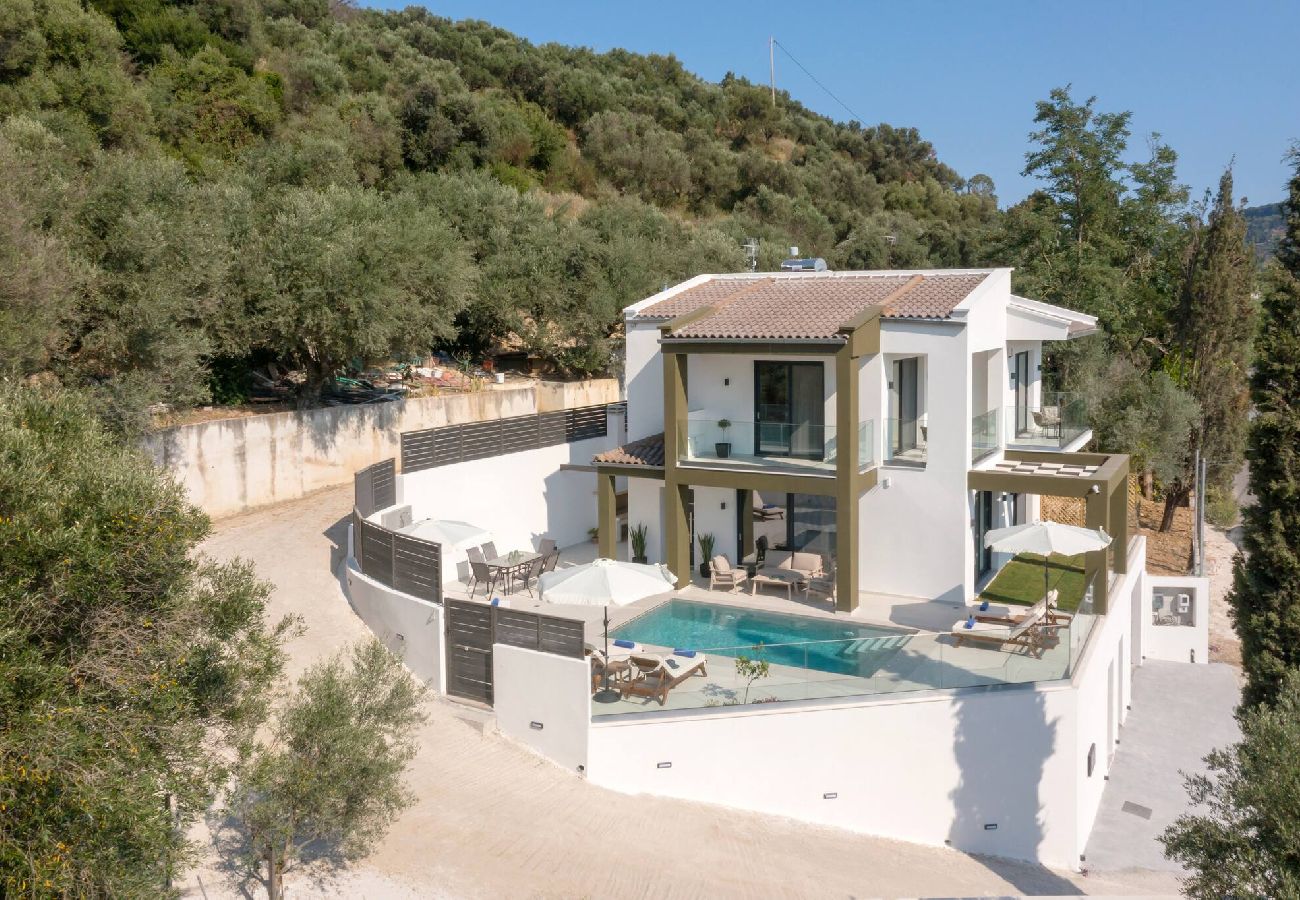 Villa in Zakynthos - Villa Jenny, A Verdant Hillside Escape