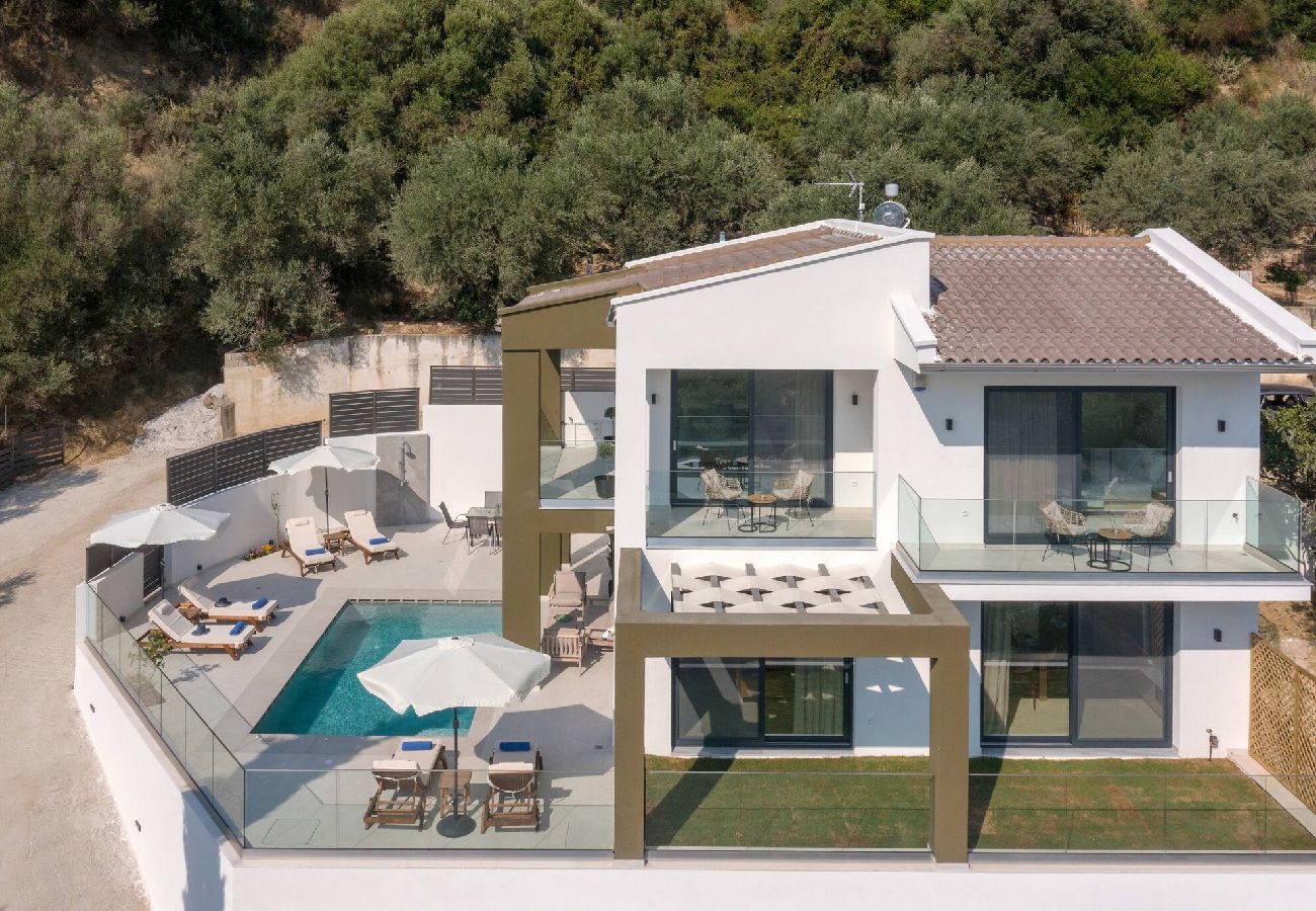 Villa in Zakynthos - Villa Jenny, A Verdant Hillside Escape