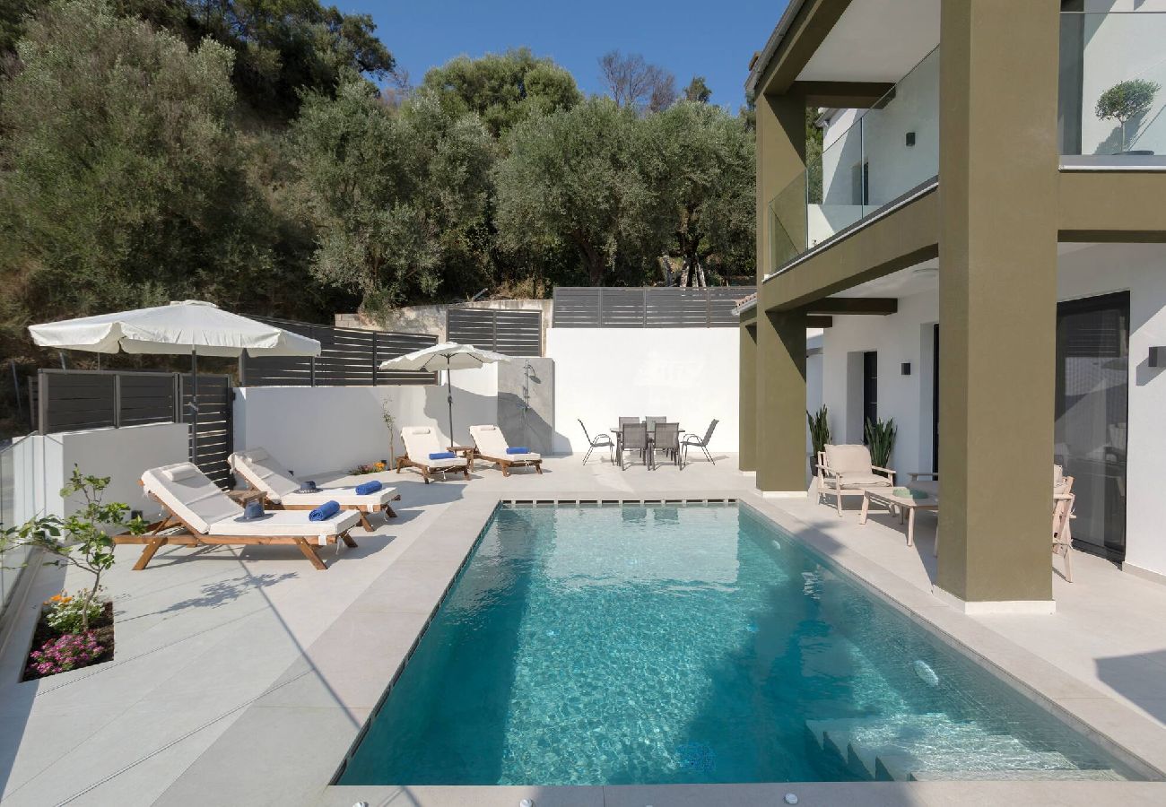 Villa in Zakynthos - Villa Jenny, A Verdant Hillside Escape